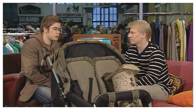 luovutetu rattaat ja linnunpönttö (copyright YLE/videokuvaa)